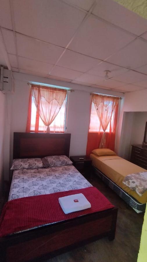 Habitaciones Confortables Con Un Ambiente Familiar 巴克里索莫雷诺港 外观 照片